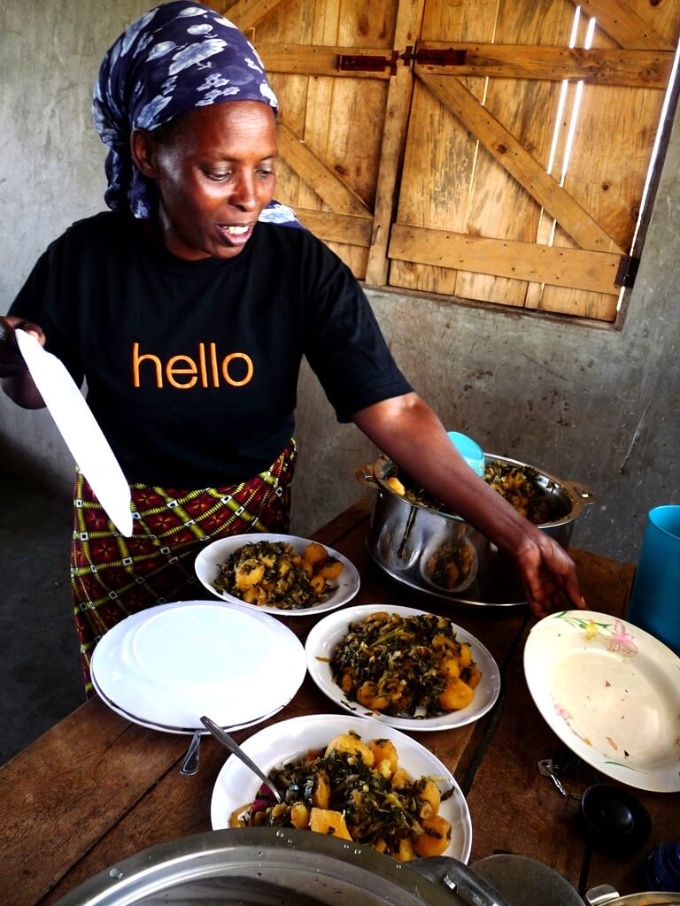 kenya -_improved_meals_in_school_kitchen